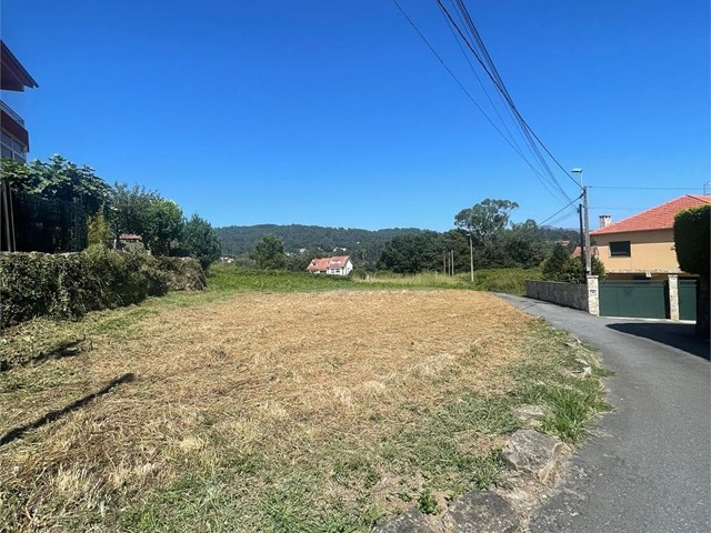 Candeán. Parcela de 316 m2.Terreno con licencia de obra recién concedida. - Vigo