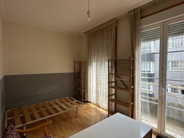 Habitación para estudiante en piso compartido. Calle Pi y Margall - Vigo