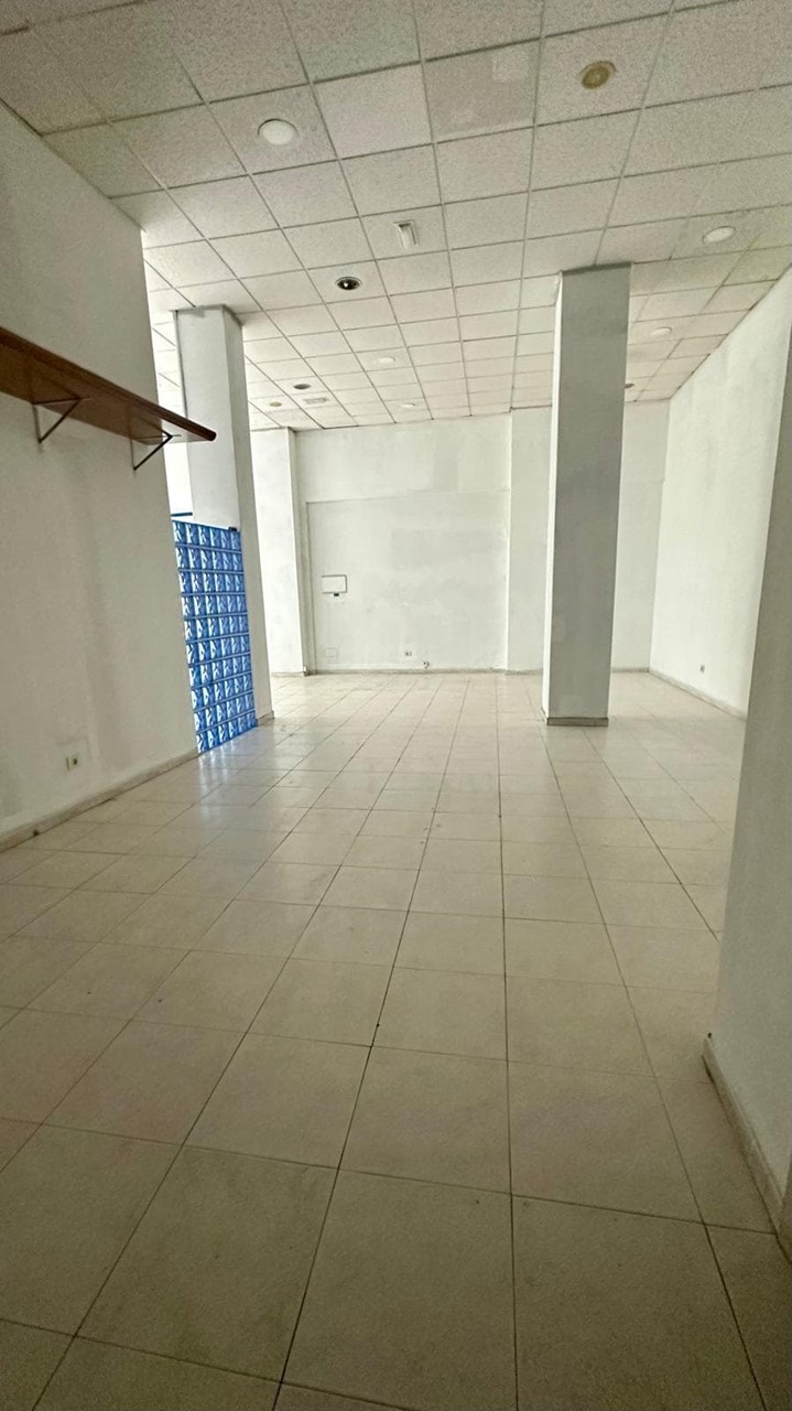 Foto 2 Travesía de Vigo, bajo acondicionado, 80m2